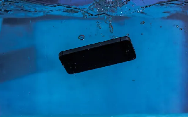 Funda acuática para el móvil para viajar - La Tienda del Viajero CholloTravel