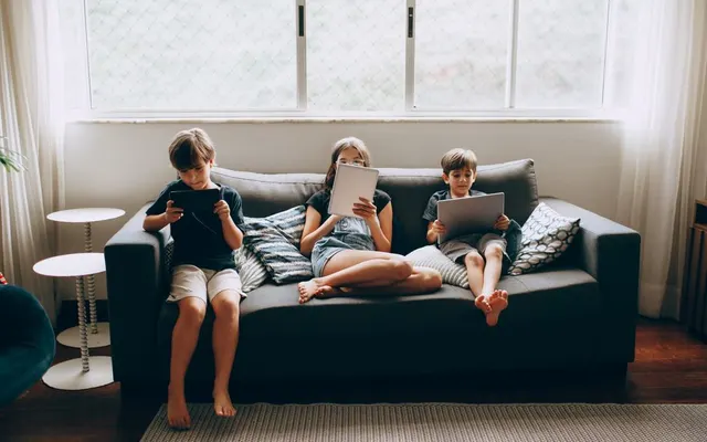 Soporte de tablet para reposacabezas para viajar - La Tienda del Viajero CholloTravel